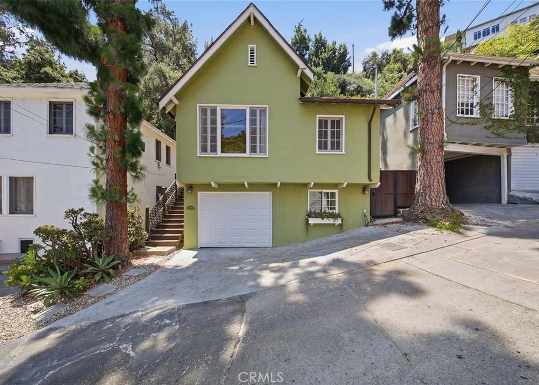 Los Angeles House: 6182 Glen Oak St