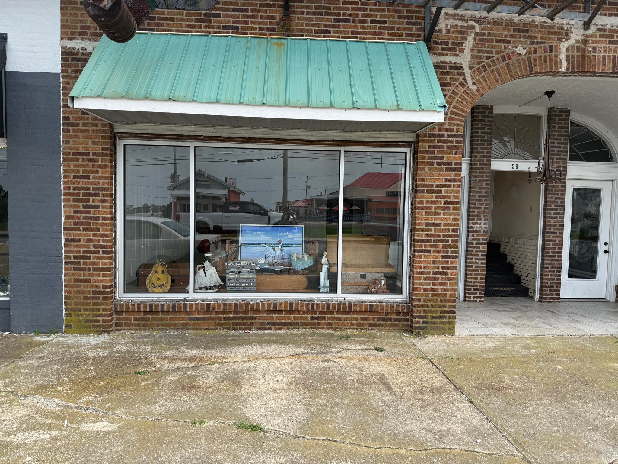 Crisfield Apartment: 531 W Main