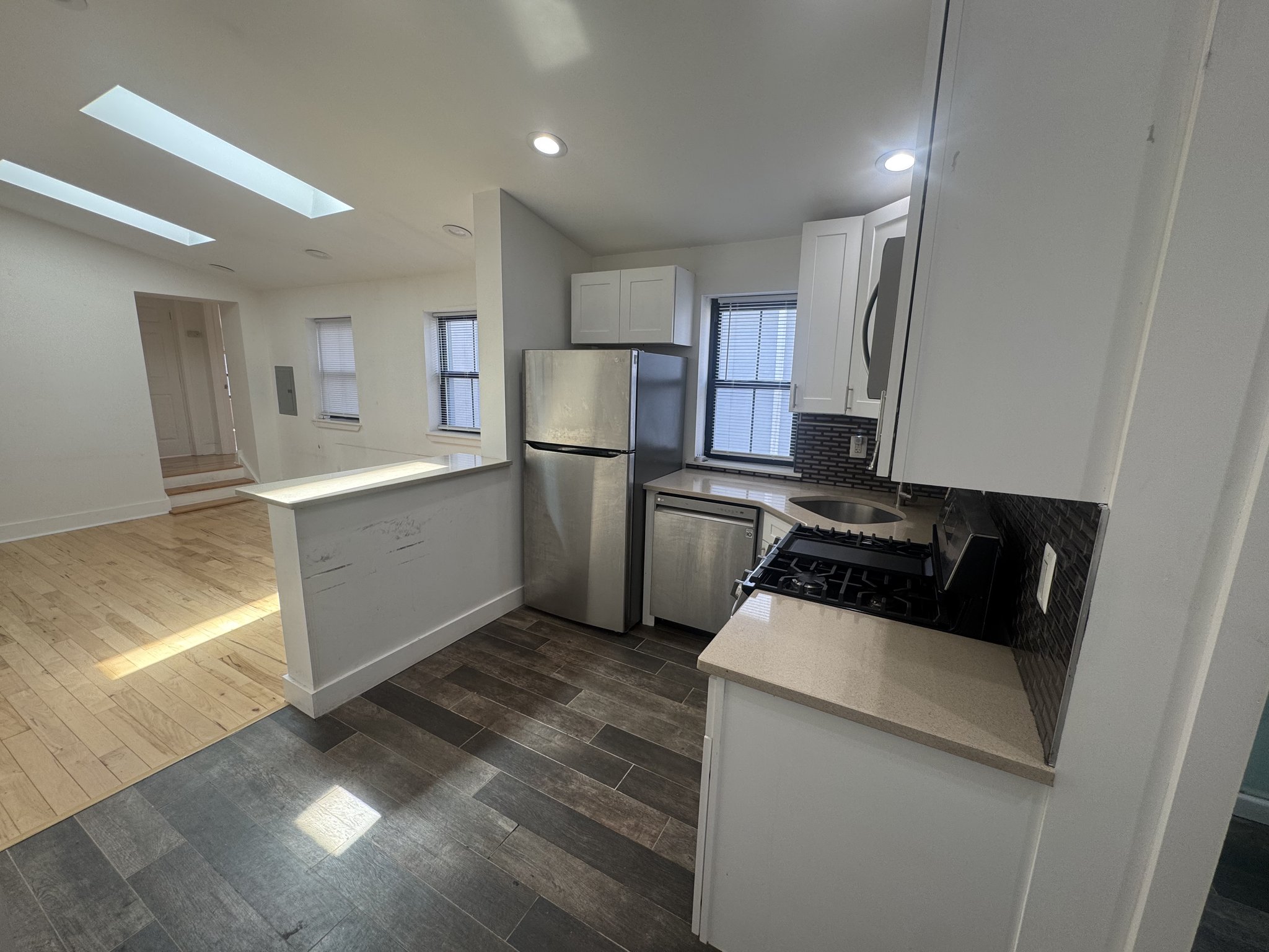Philadelphia Apartment: 934 New Market St