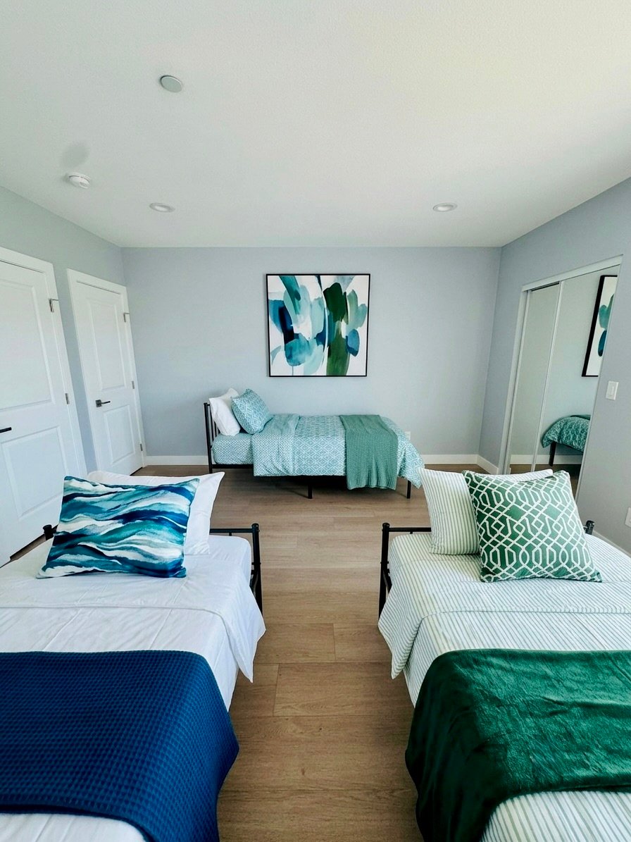Los Angeles Single Room: 1265 E Adams Boulvedard