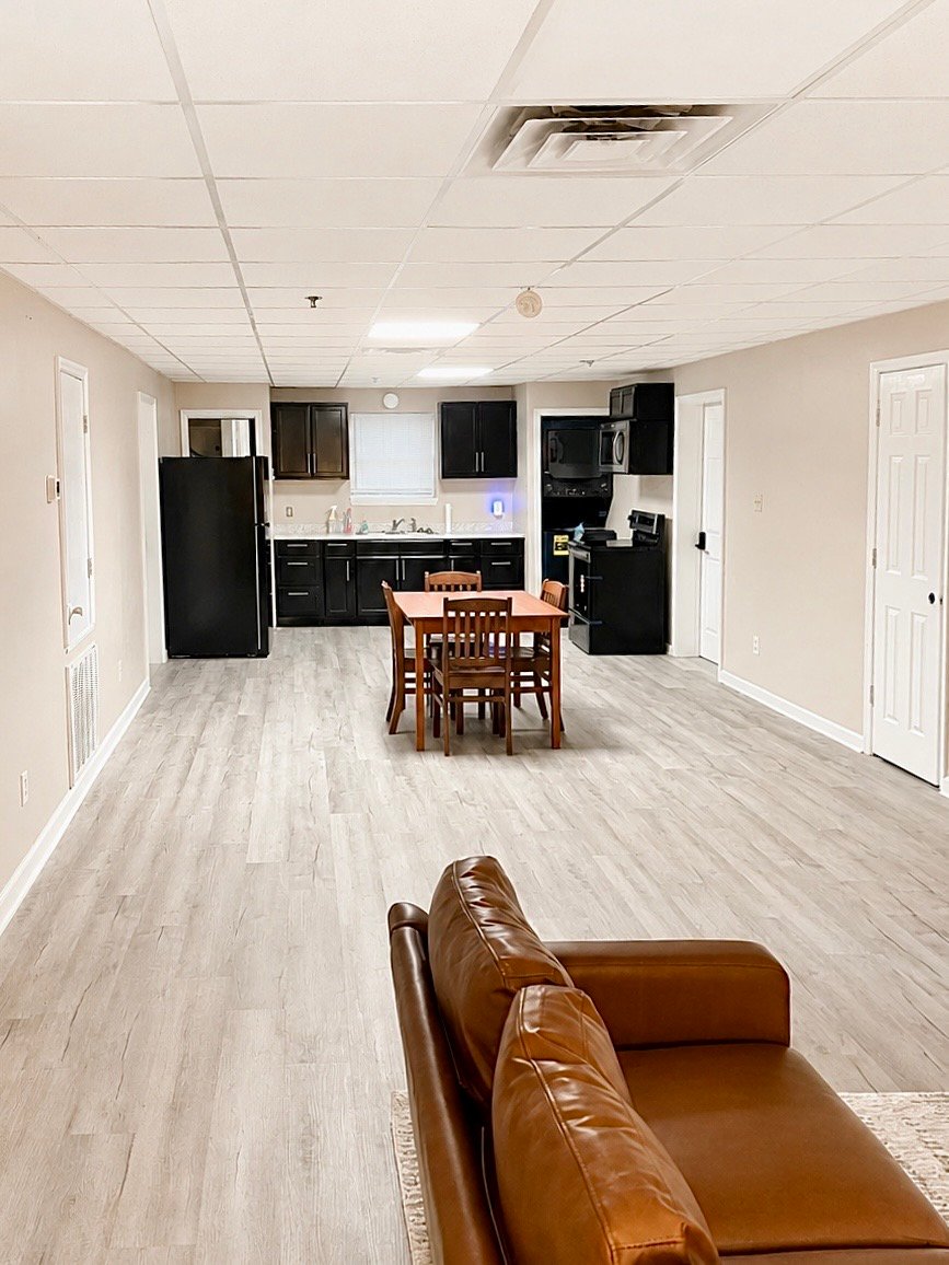 Albany Single Room: 230 N Broadway St