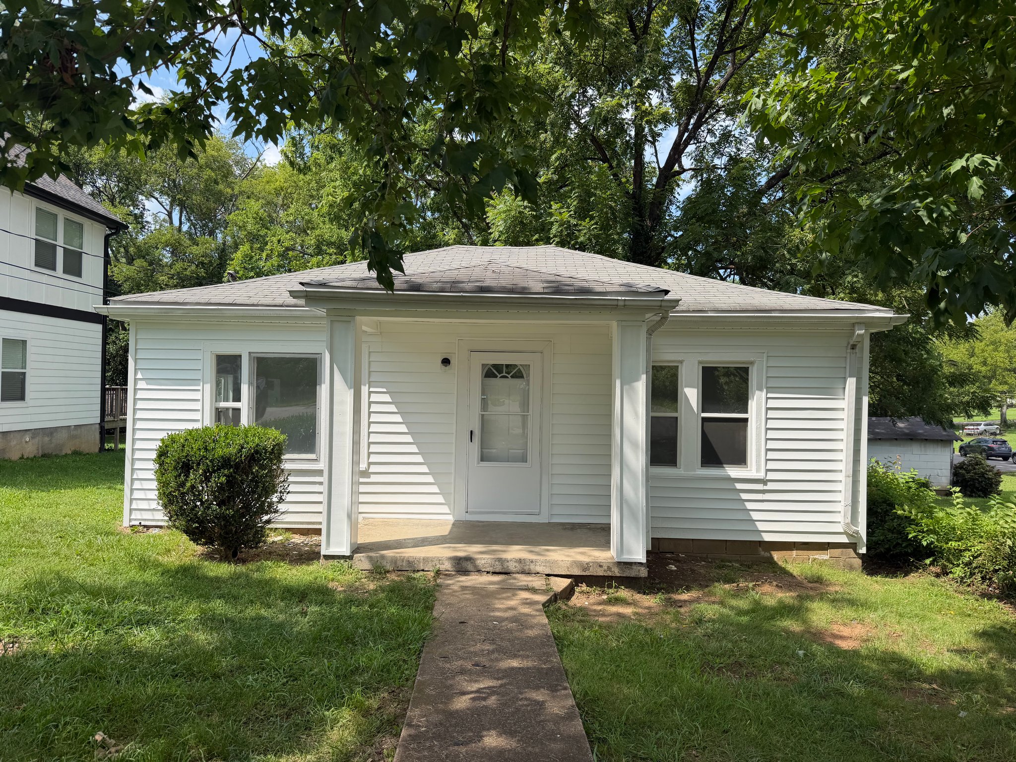Gallatin House: 606 Pace St