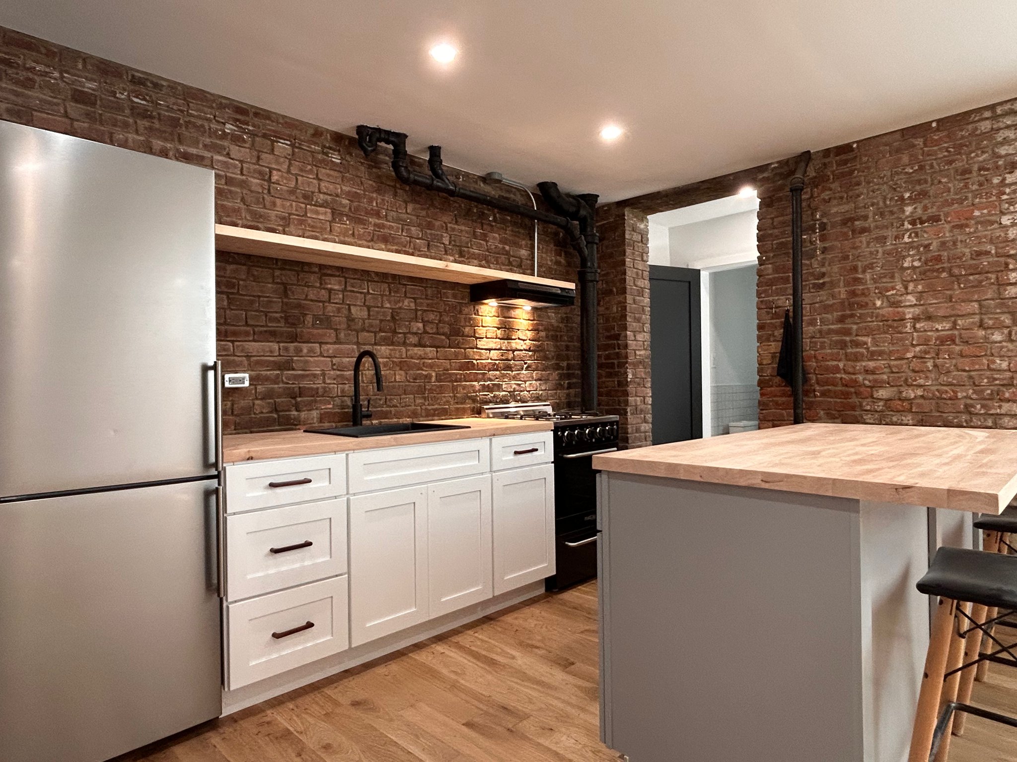 brooklyn Townhome: 56 herbert st