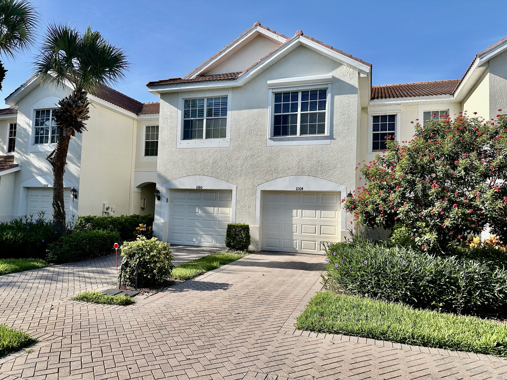 NAPLES Townhome: 1164 OXFORD LN