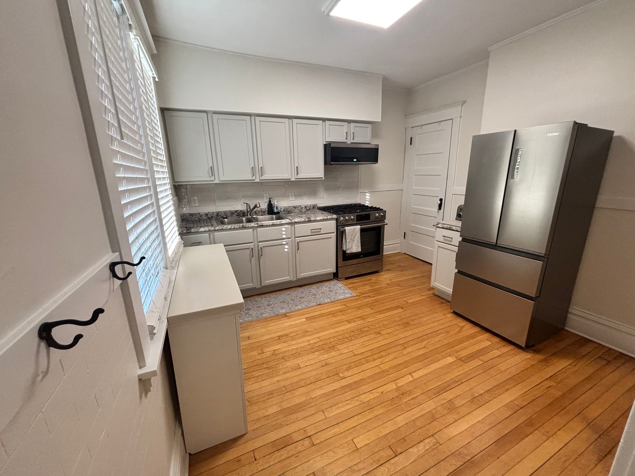 Saint Paul House: 748 University Ave W
