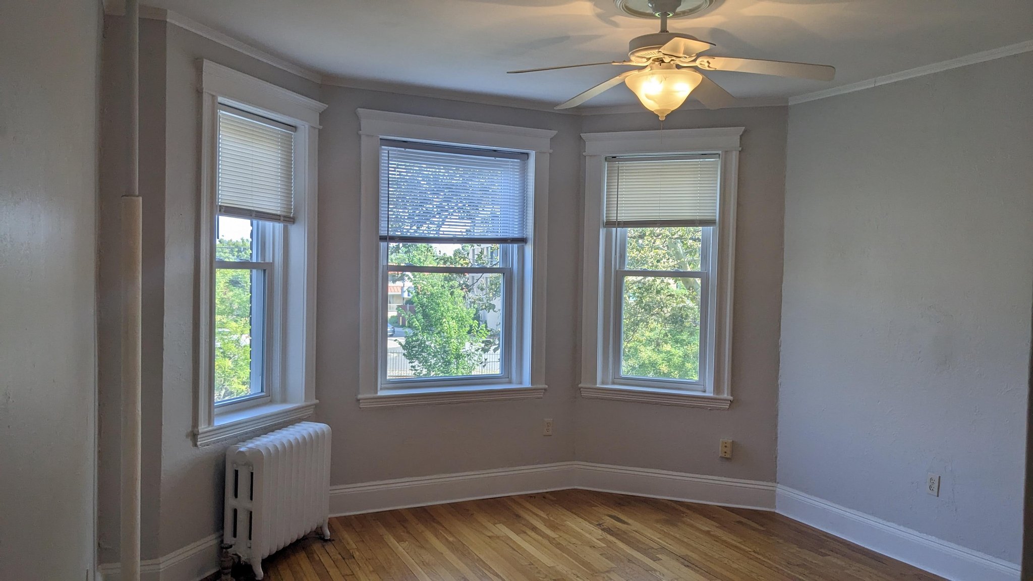 Brighton Apartment: 1641 Commonwealth Ave