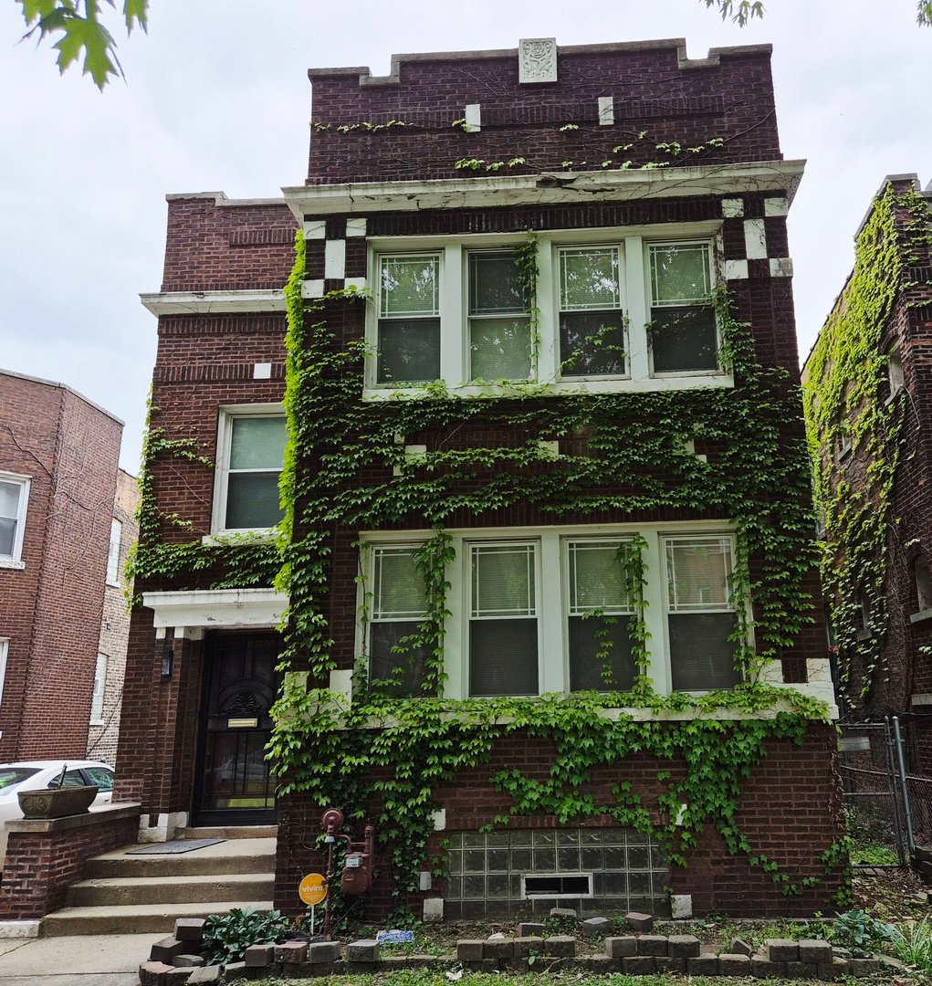 Chicago Condo: 7826 S. Bennett