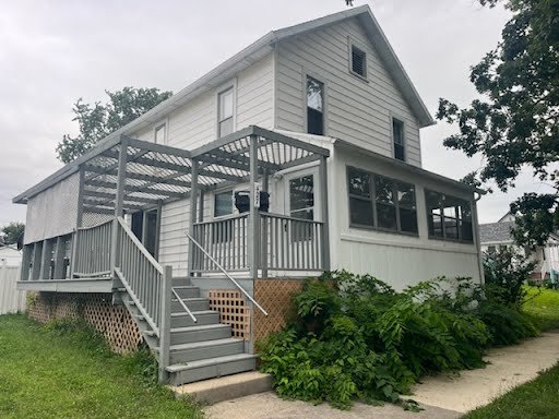 Bradley House: 427 N Wabash