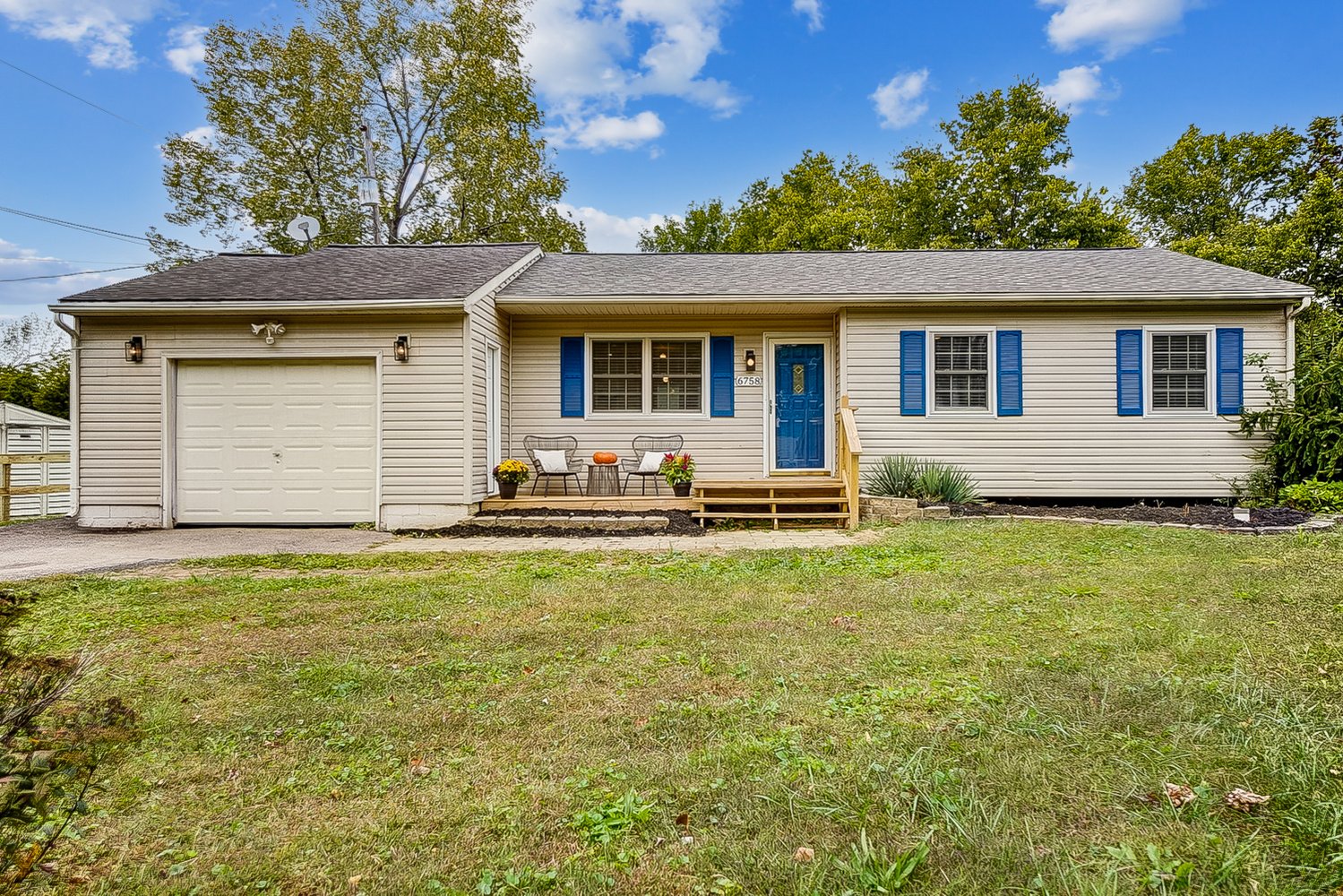 Grove City House: 6758 Darby Blvd