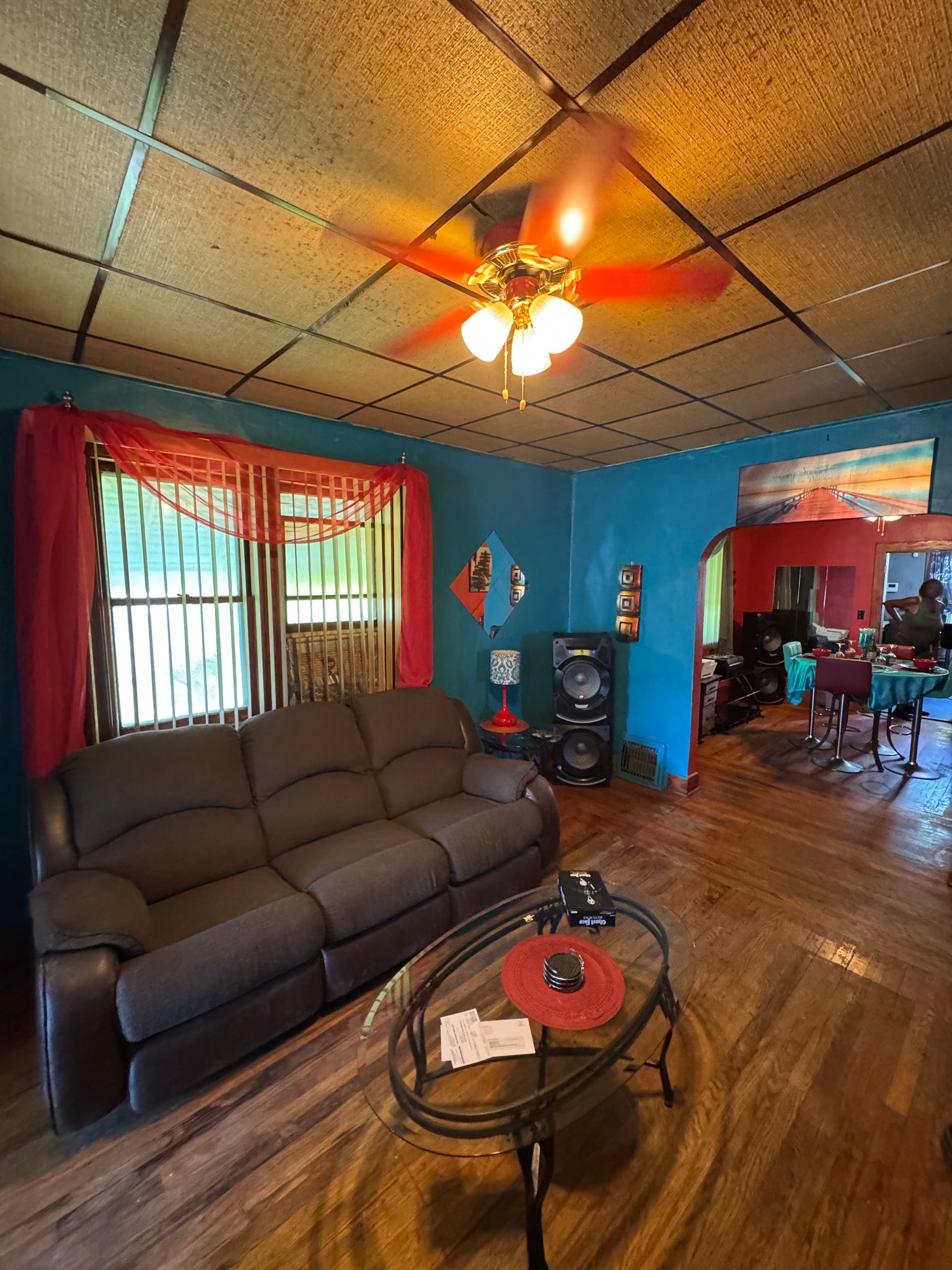 Saginaw House: 726 S 10th St