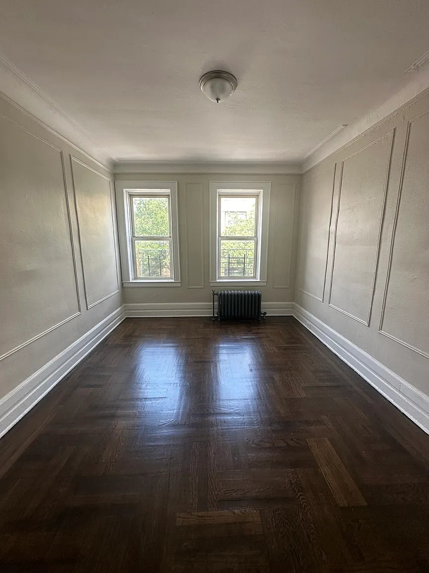 Newark Apartment: 2 W Alpine St