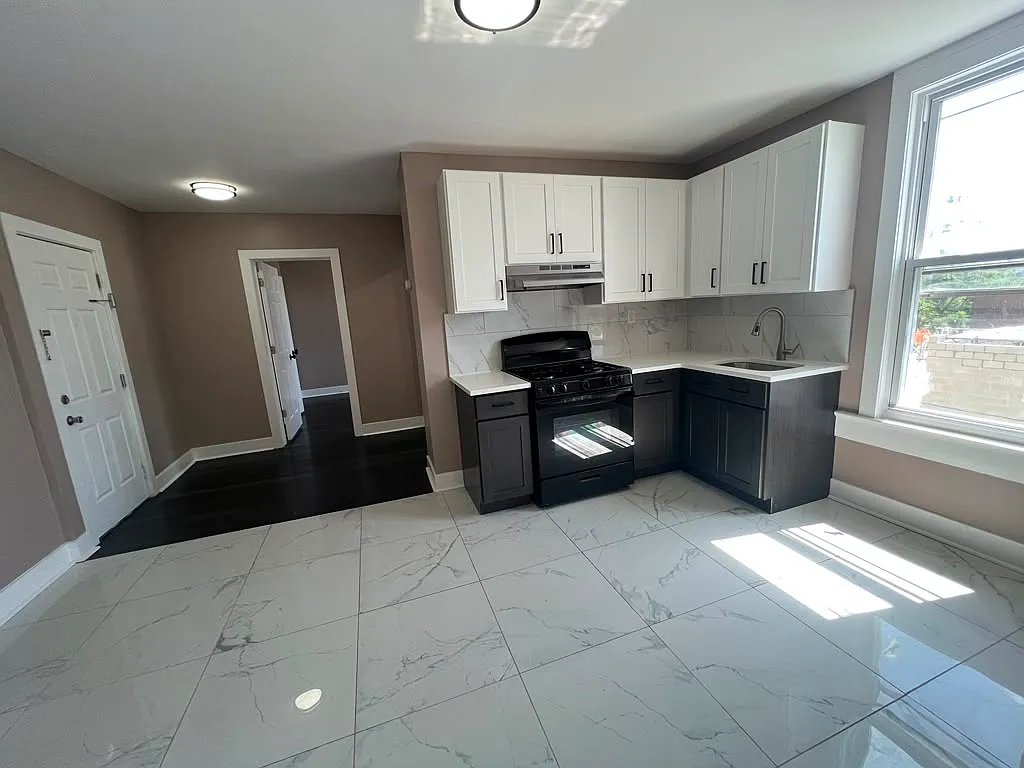 Paterson Apartment: 25-27 Ryle Ave