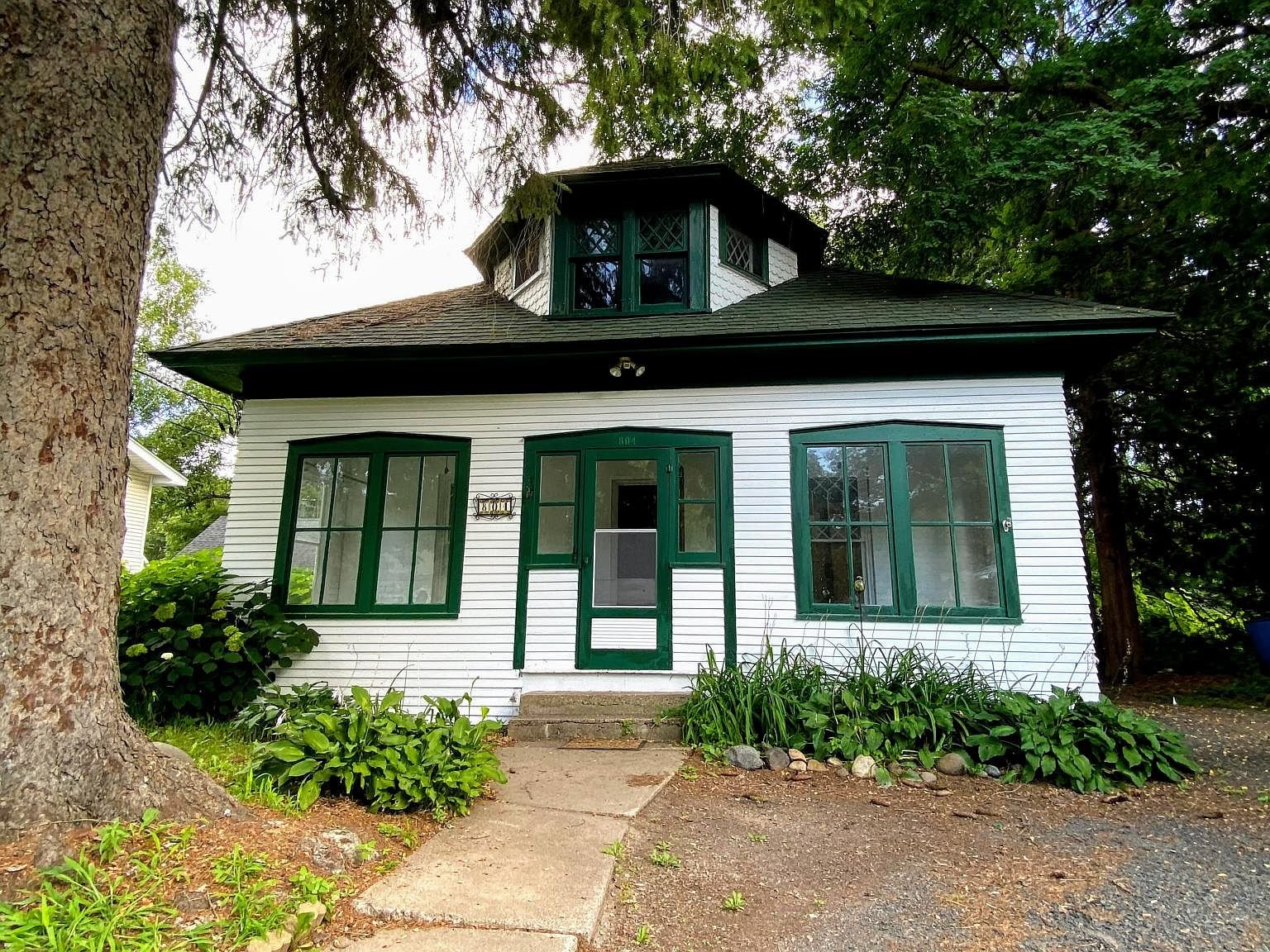 Osceola House: 804 N Cascade St