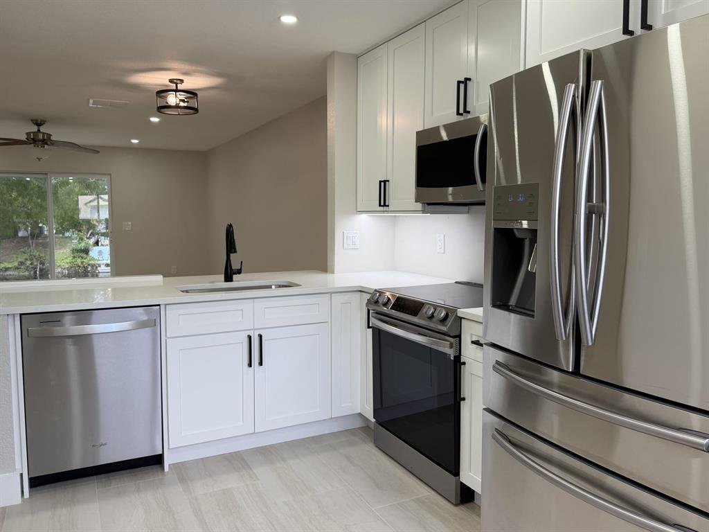 Margate Townhome: 6631 Winfield Blvd
