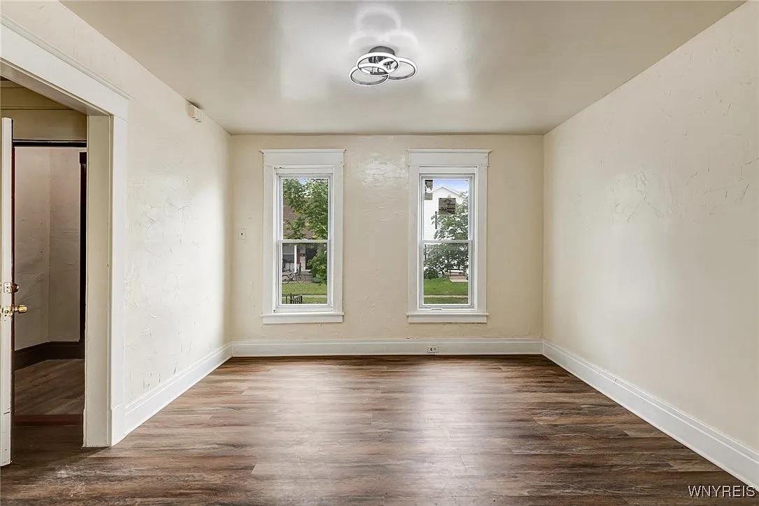 Buffalo Townhome: 76 Chester St
