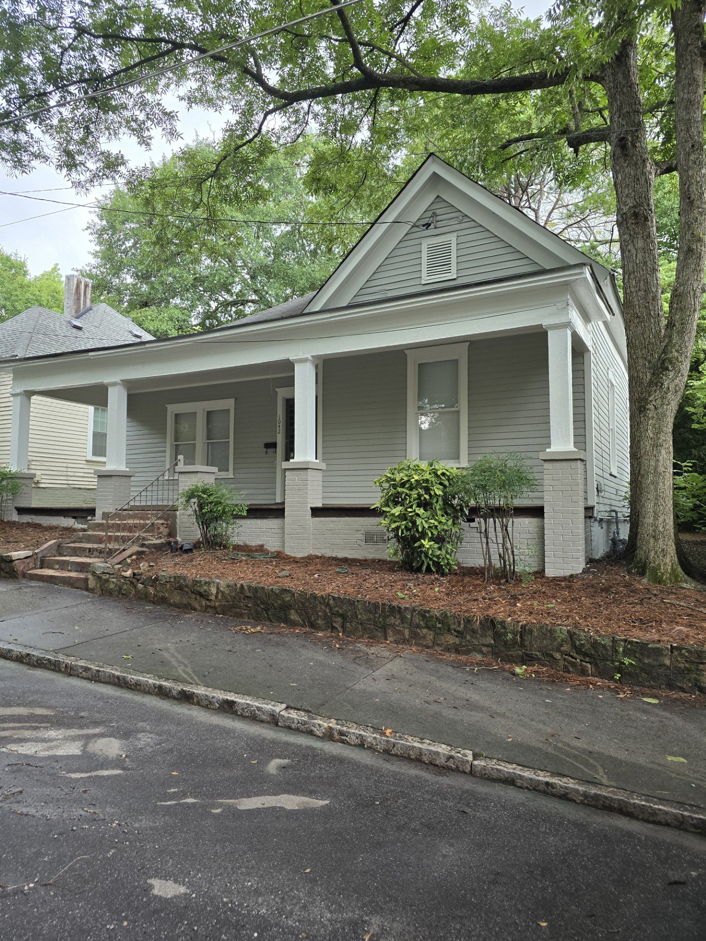 Atlanta House: 1042 McMillian St