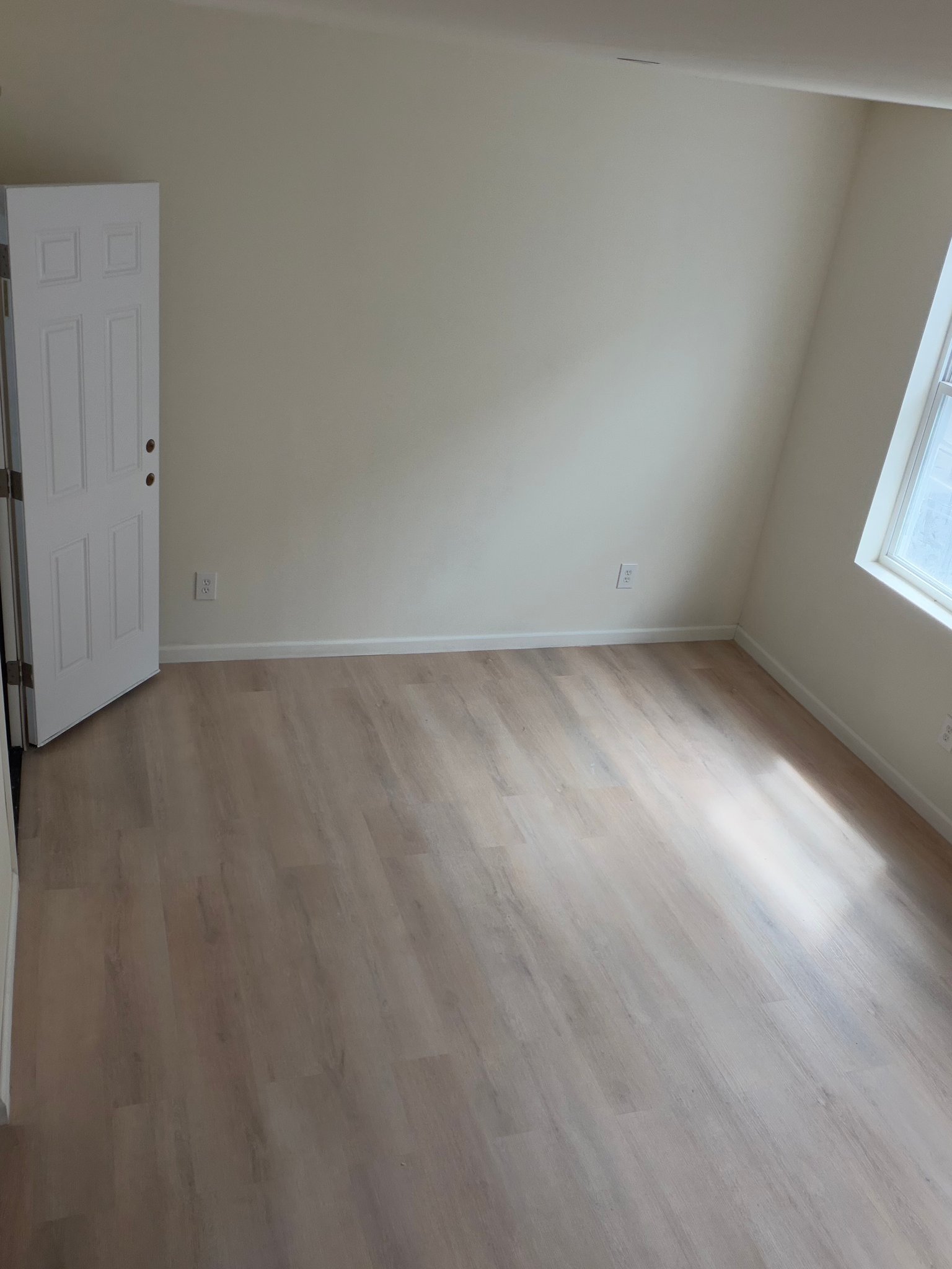 Philadelphia Apartment: 2742 Kensington Ave