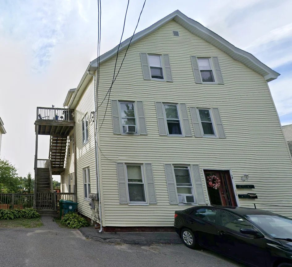 Clinton House: 17 White Ct