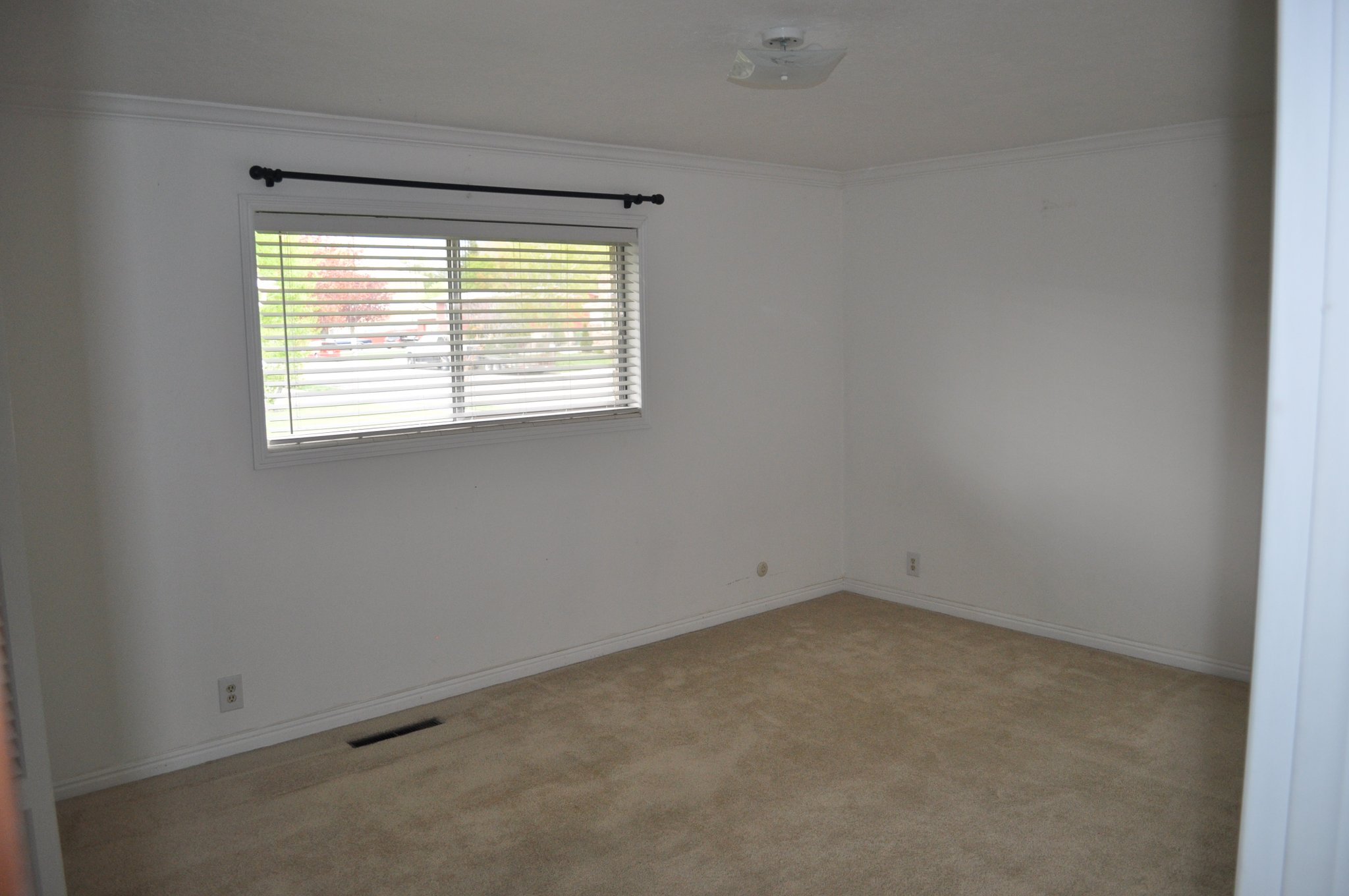 Logan House: 297 W 775 N