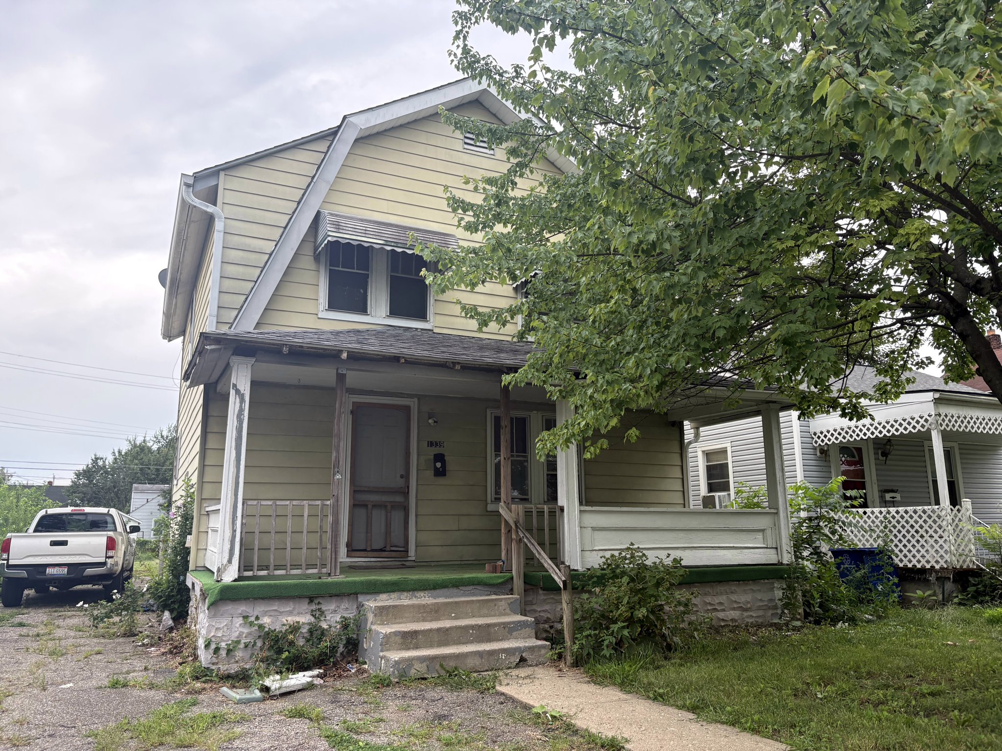 Columbus House: 1339 Briarwood Ave