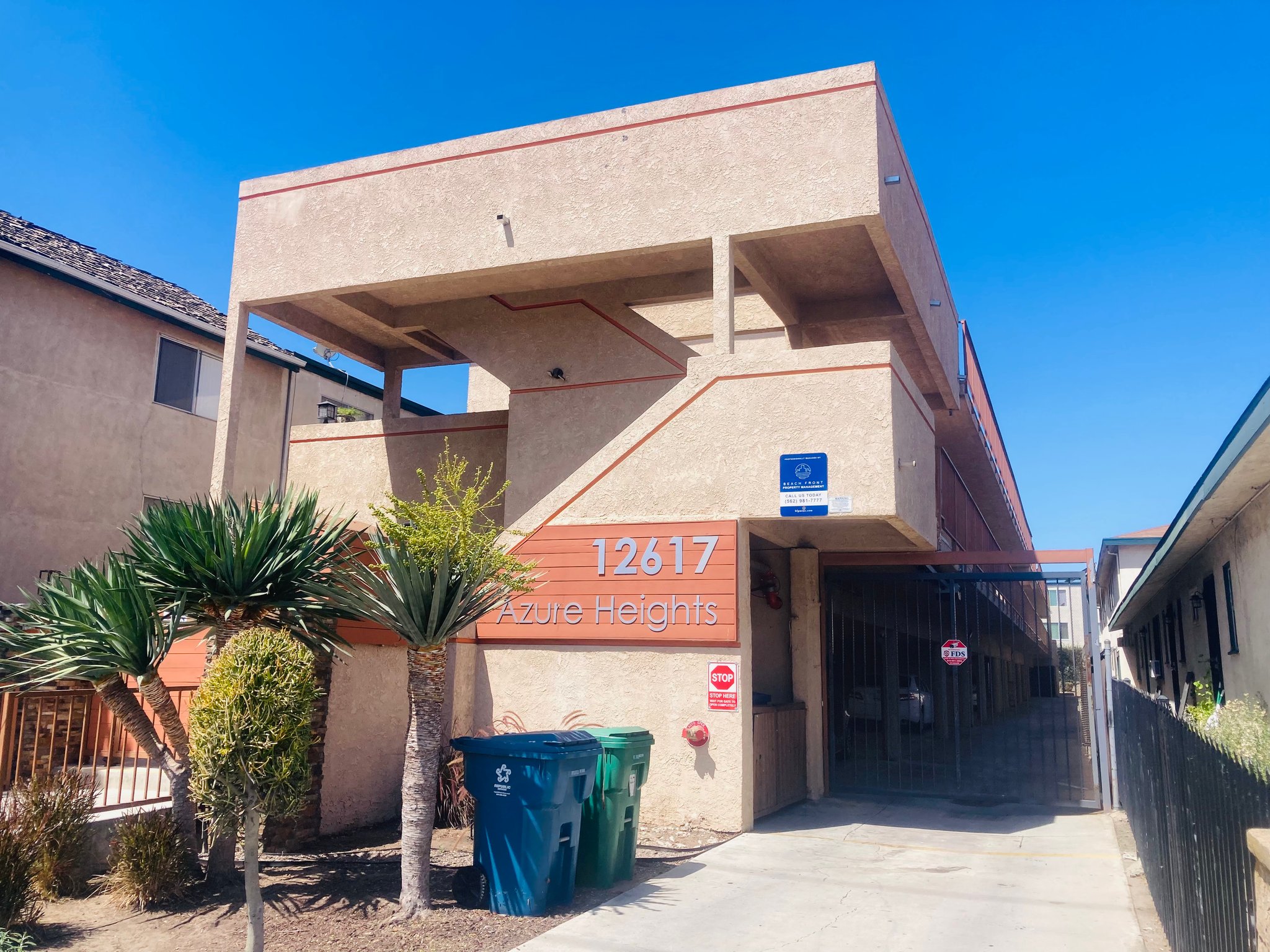 Hawthorne Apartment: 12617 Eucalyptus Ave