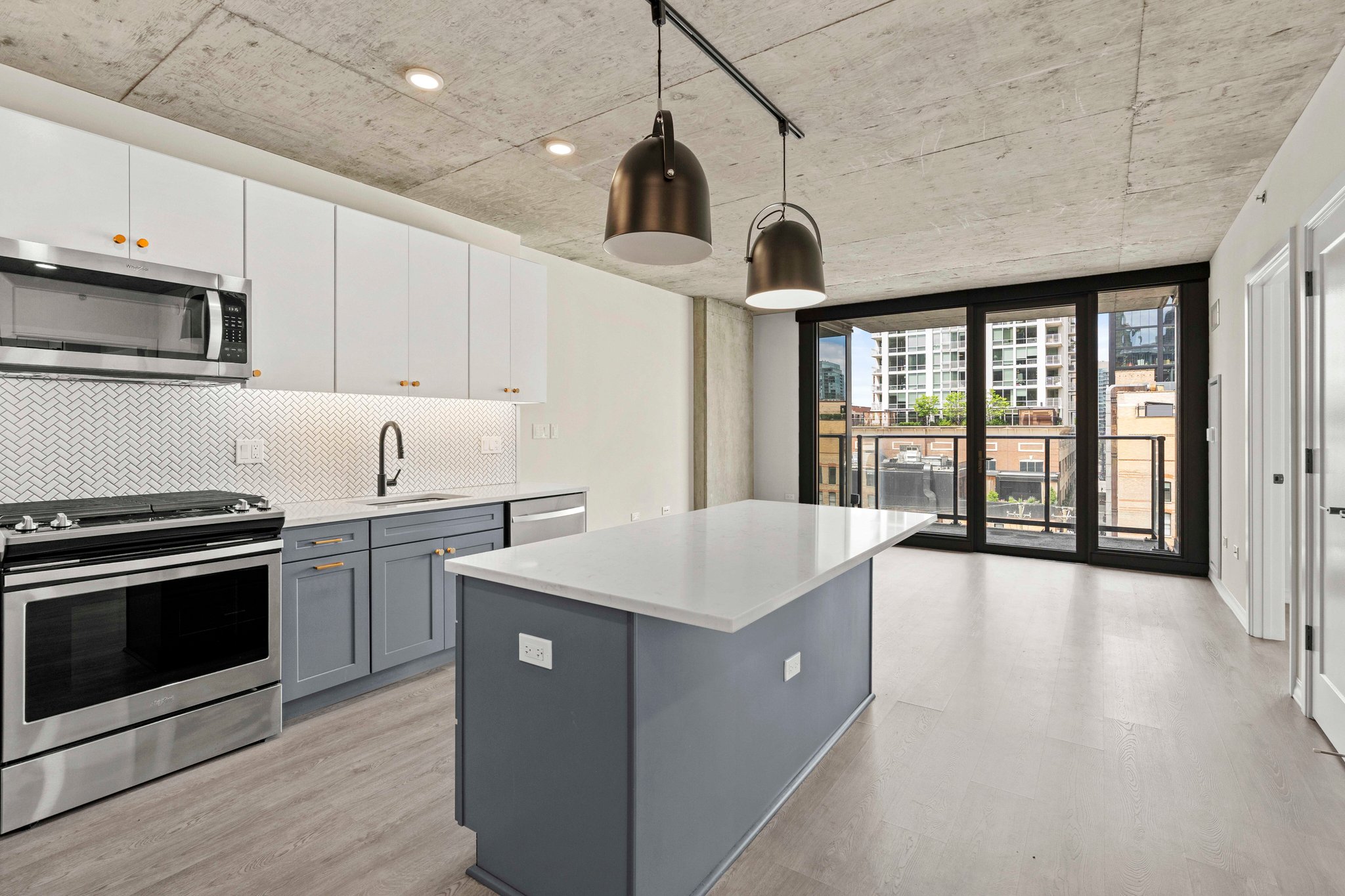 Chicago Condo: 661 N Wells St