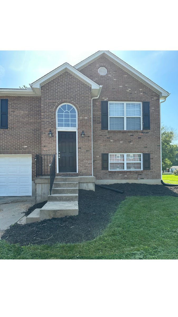 Burlington House: 6536 Oak Crest Drive