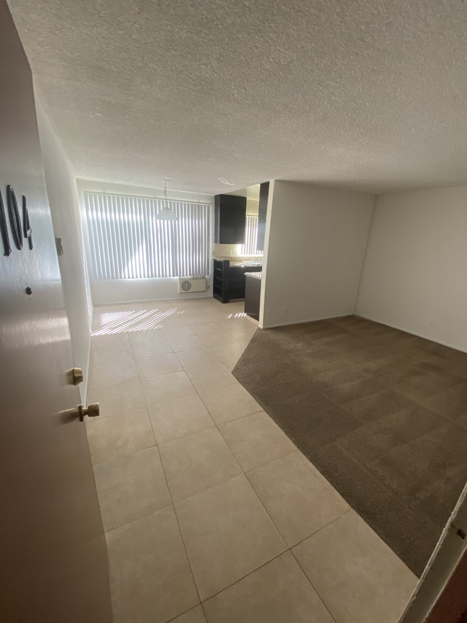 Los Angeles Apartment: 815 Crenshaw Blvd