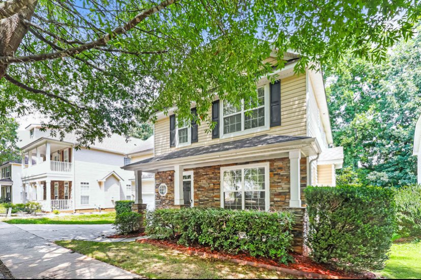Huntersville House: 13101 Windy Lea Ln
