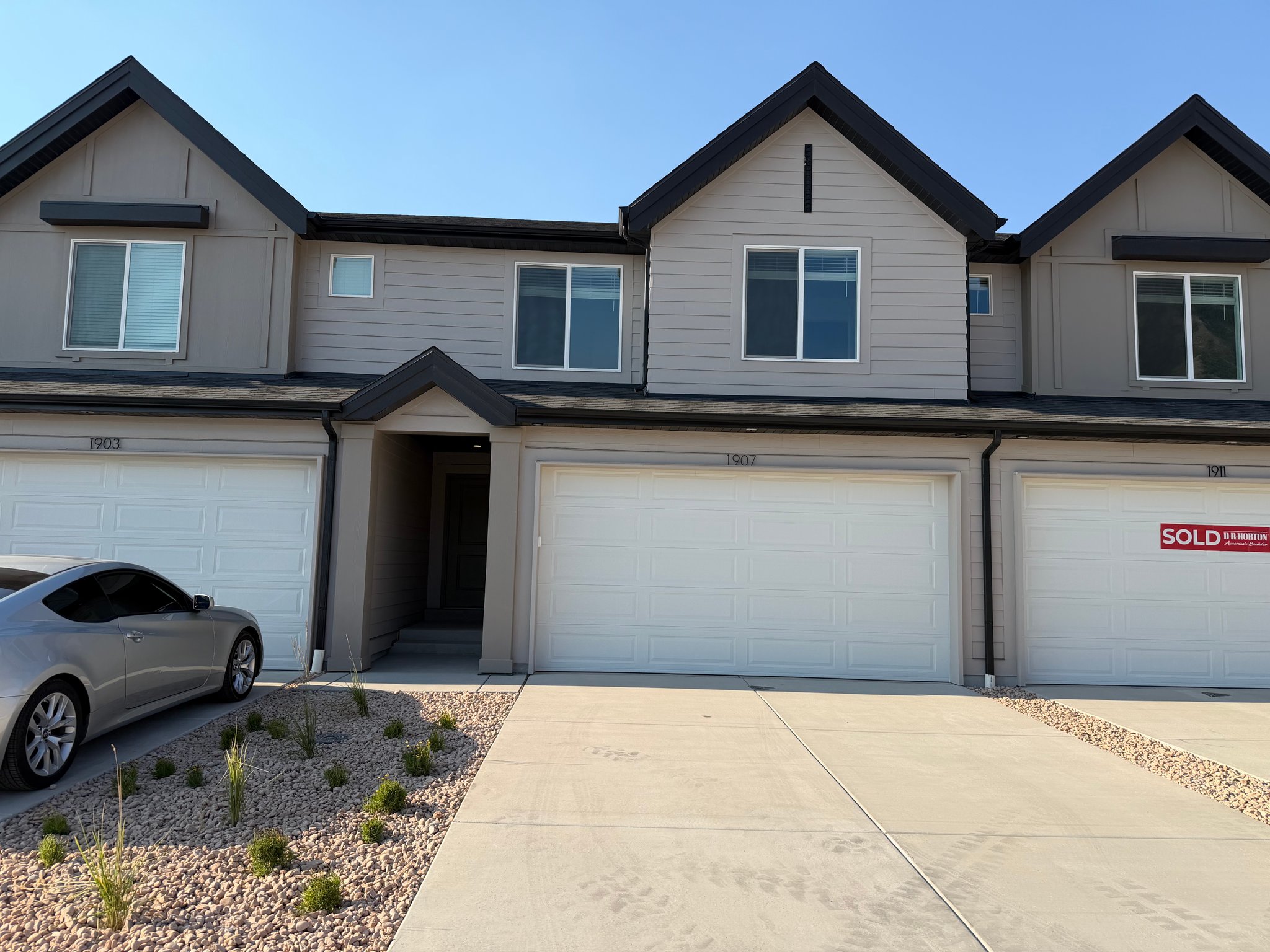Salem Townhome: 1907 E 640 N