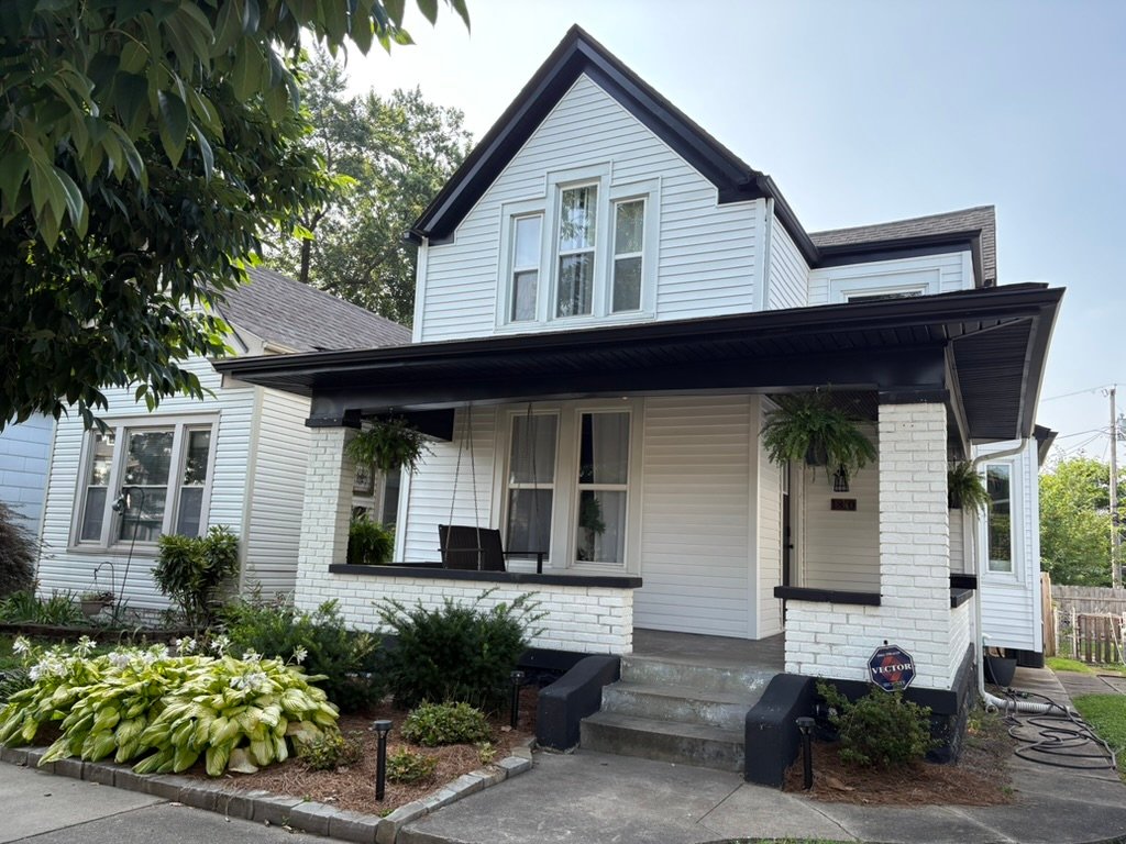 New Albany House: 1810 E Spring Street