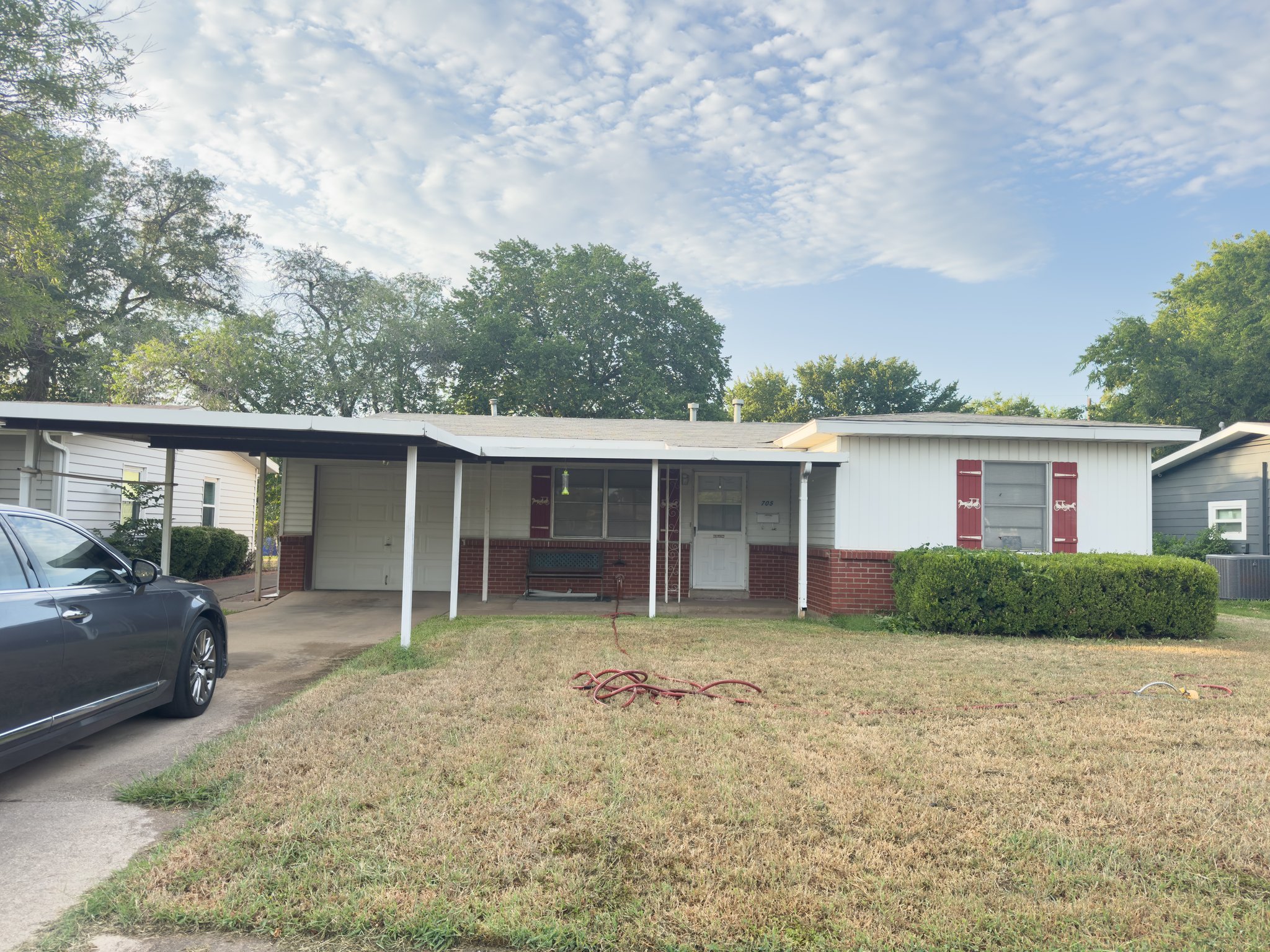 Hurst House: 705 Greenway