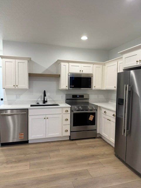 Vineyard Apartment: 144 W Birds Eye Ln