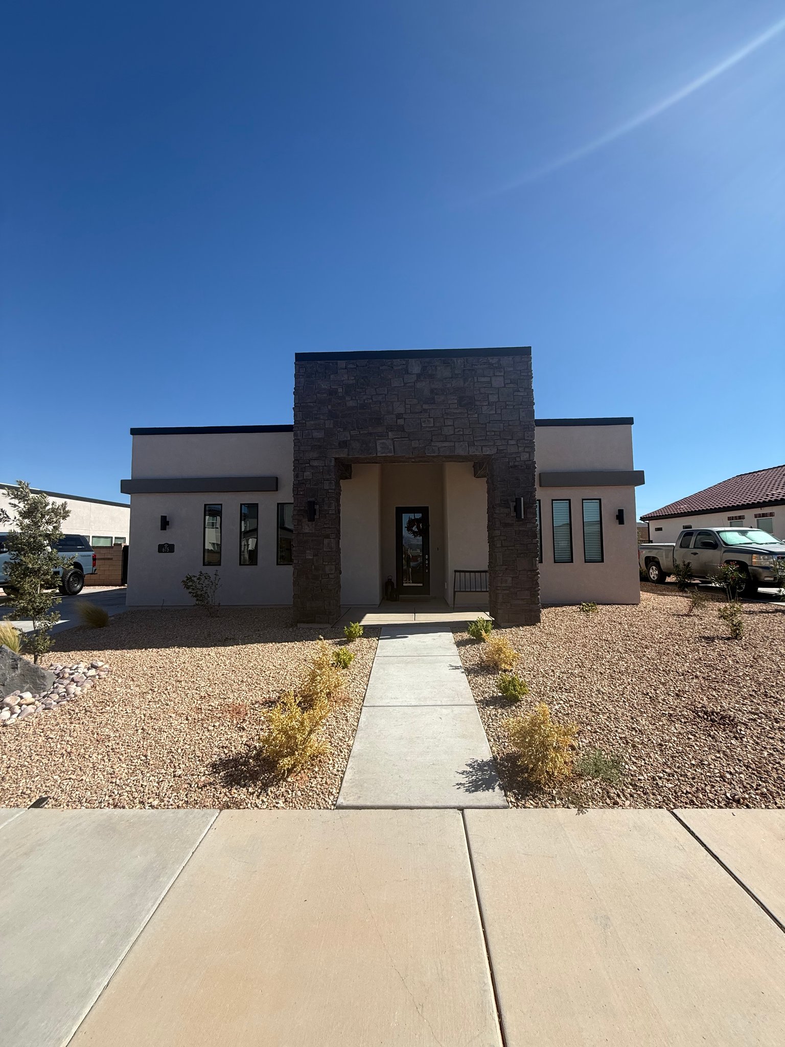 Saint George House: 675 W Canyon Pine Dr