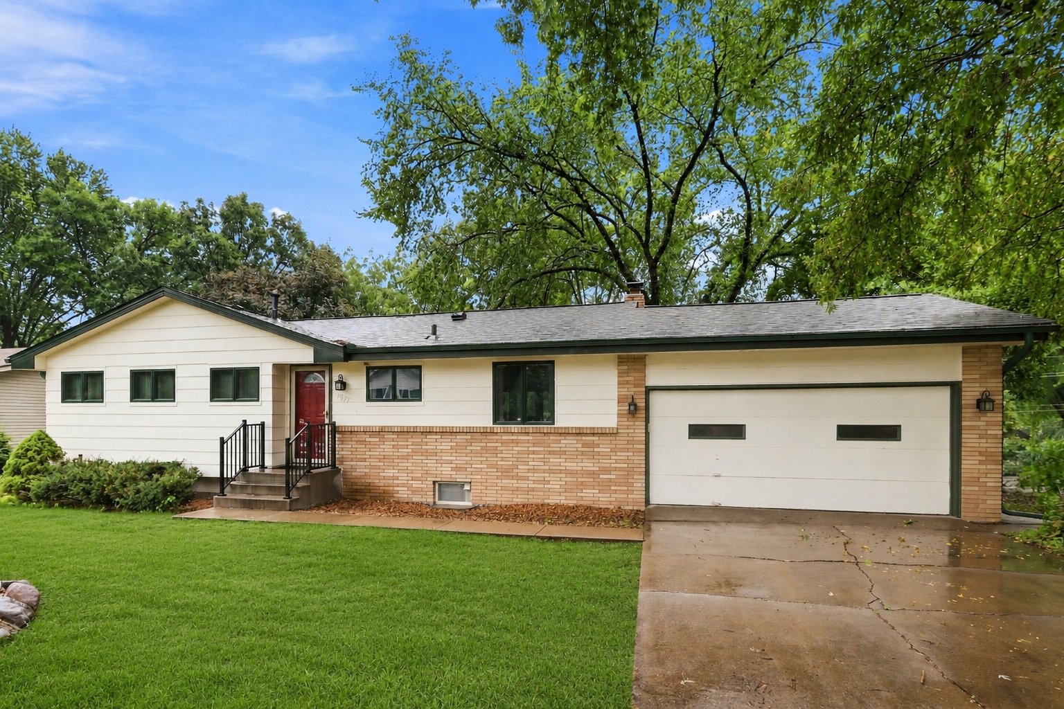 Minneapolis House: 4977 Zealand Ave N