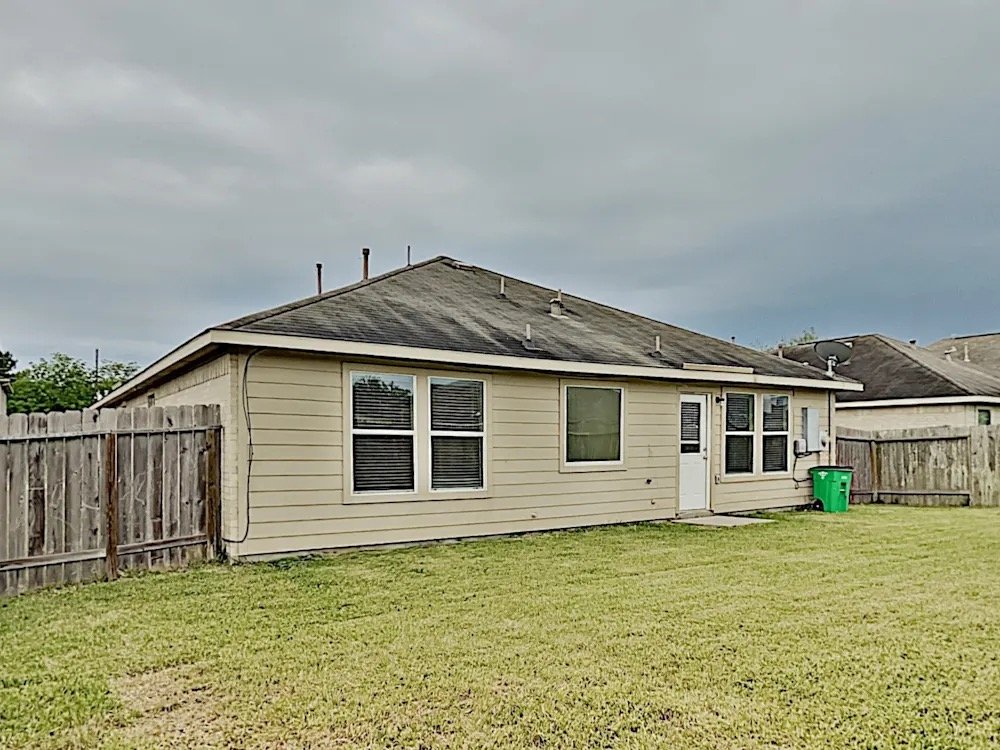 Fresno House: 4026 Hawthorne Glen Ct 77545