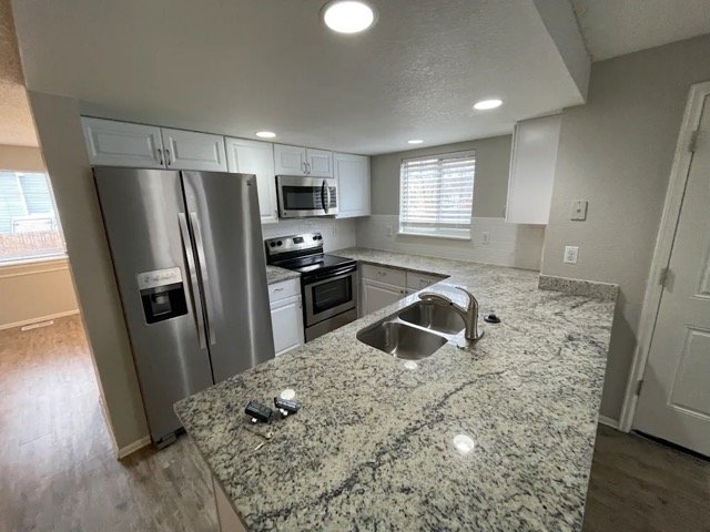 Thornton House: 12279 Glencoe St