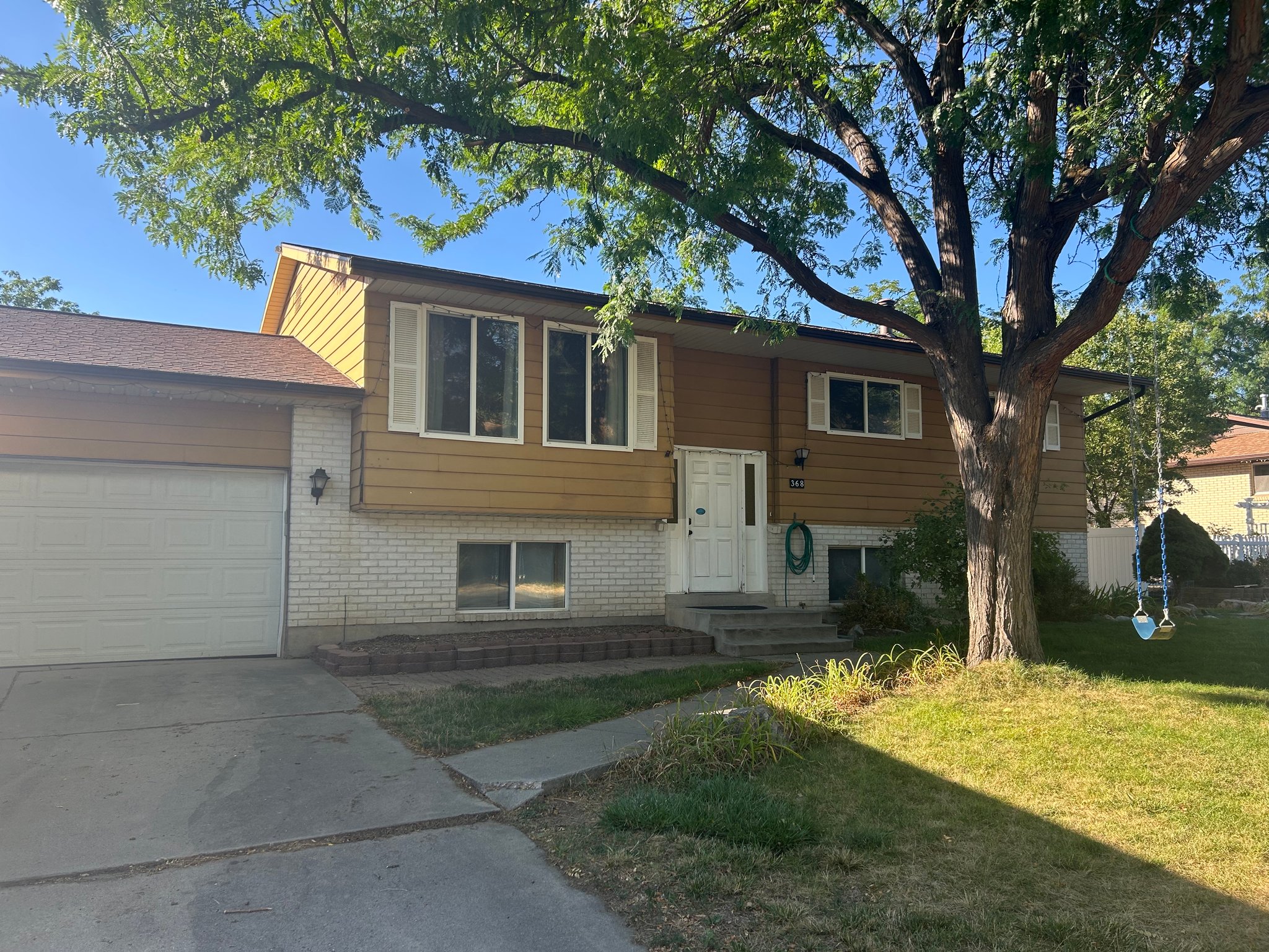 Layton House: 368 Weaver Ln