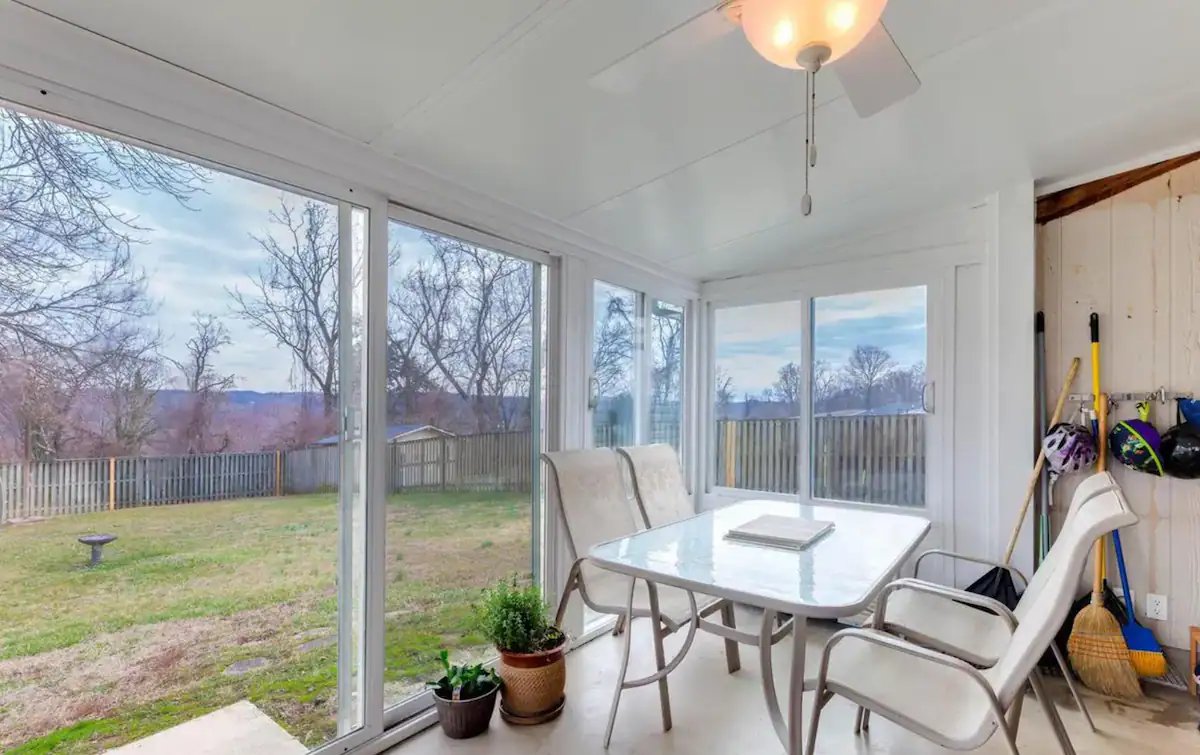 Fort Washington House: 9102 Cooper dr