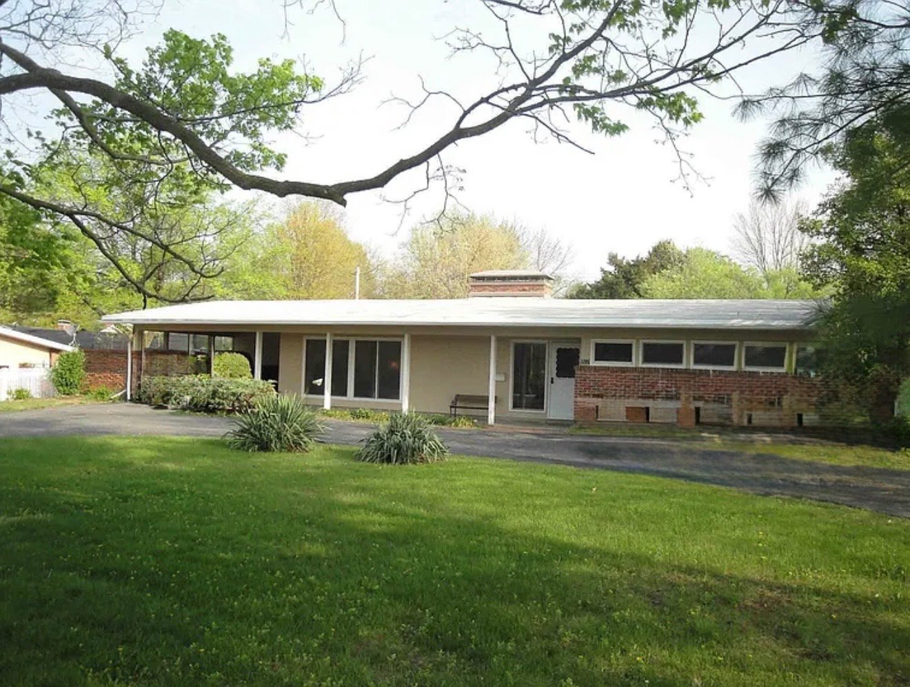 Columbia House: 2205 Country Club Drive