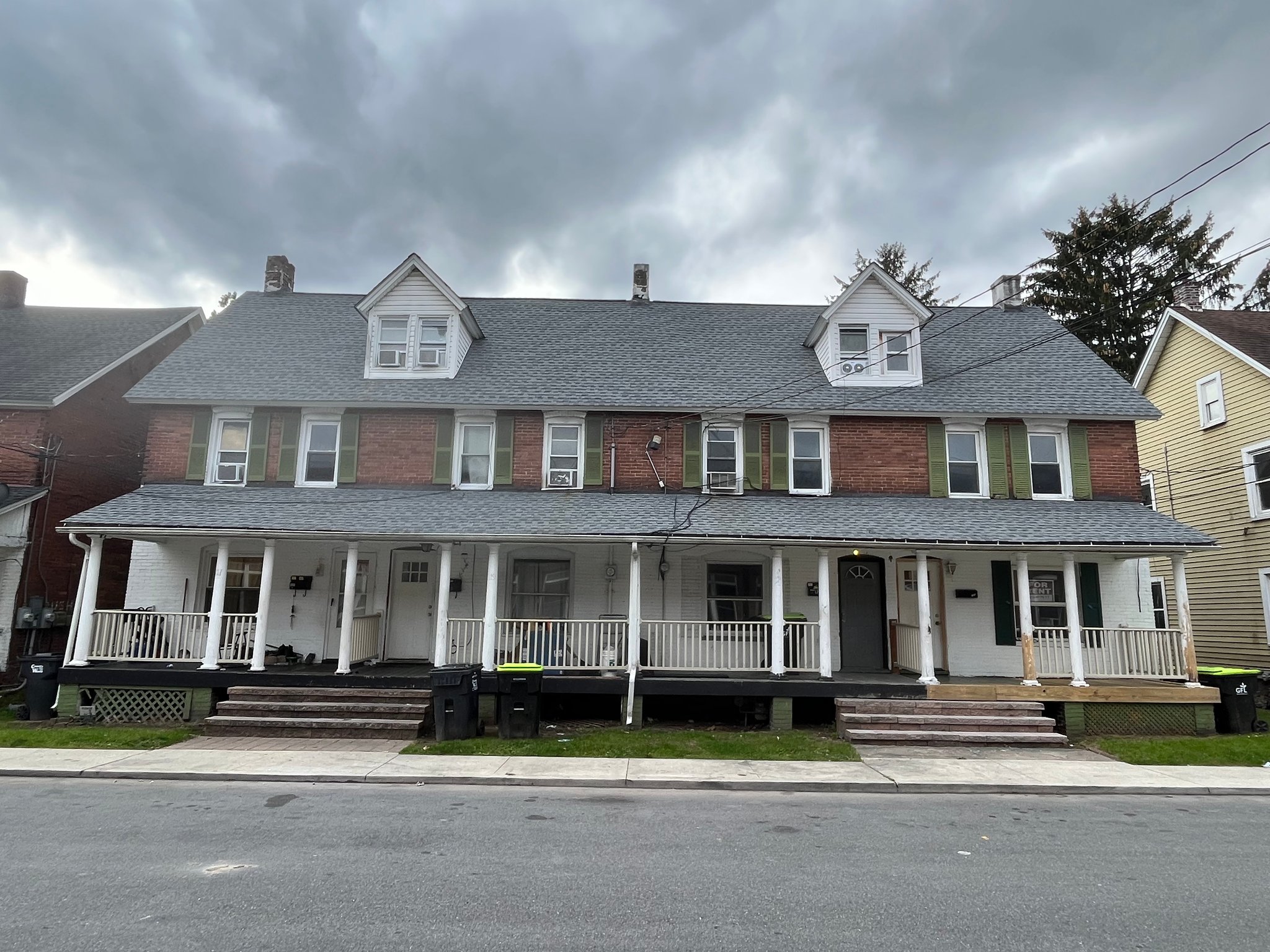 Stroudsburg Townhome: 125 N 1st St