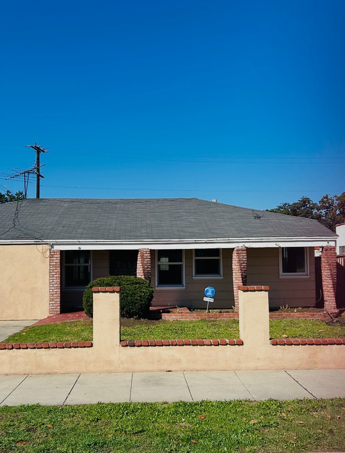 Long Beach House: 2629 Baltic Avenue