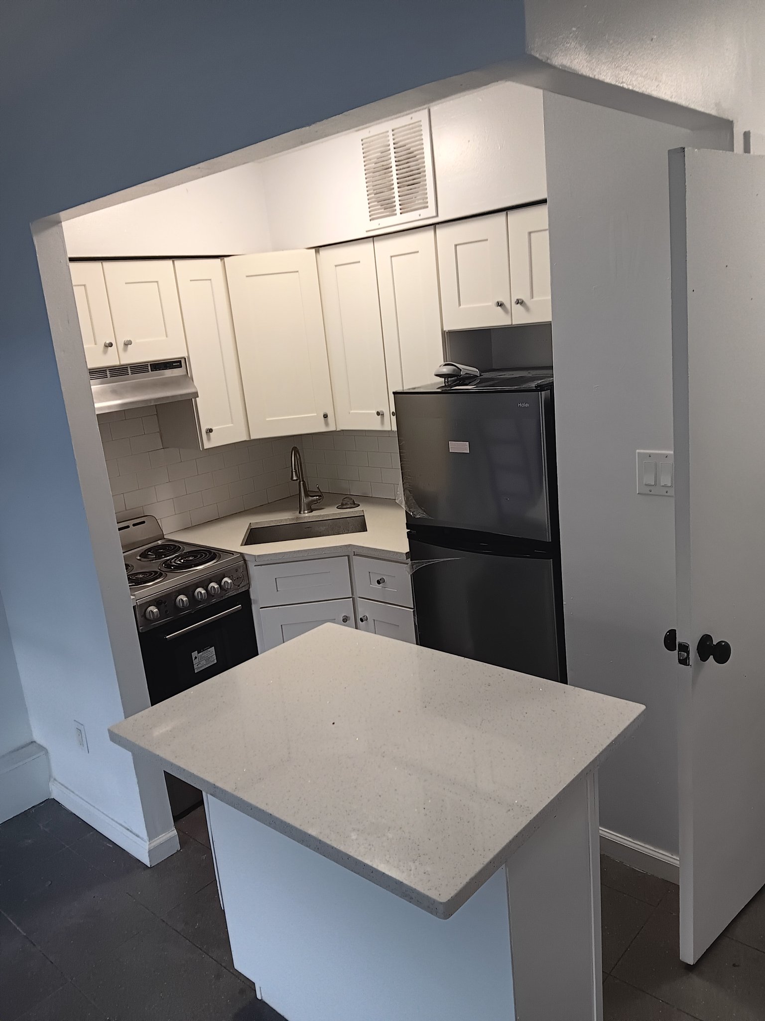 Bronx Apartment: 3207 Oxford ave