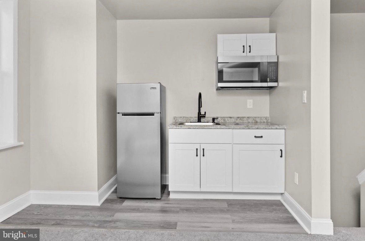 Roebling Single Room: 134 4th Ave