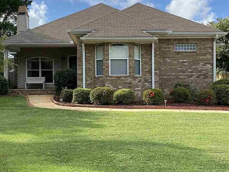 Fairhope House: 106 Riveroaks Dr