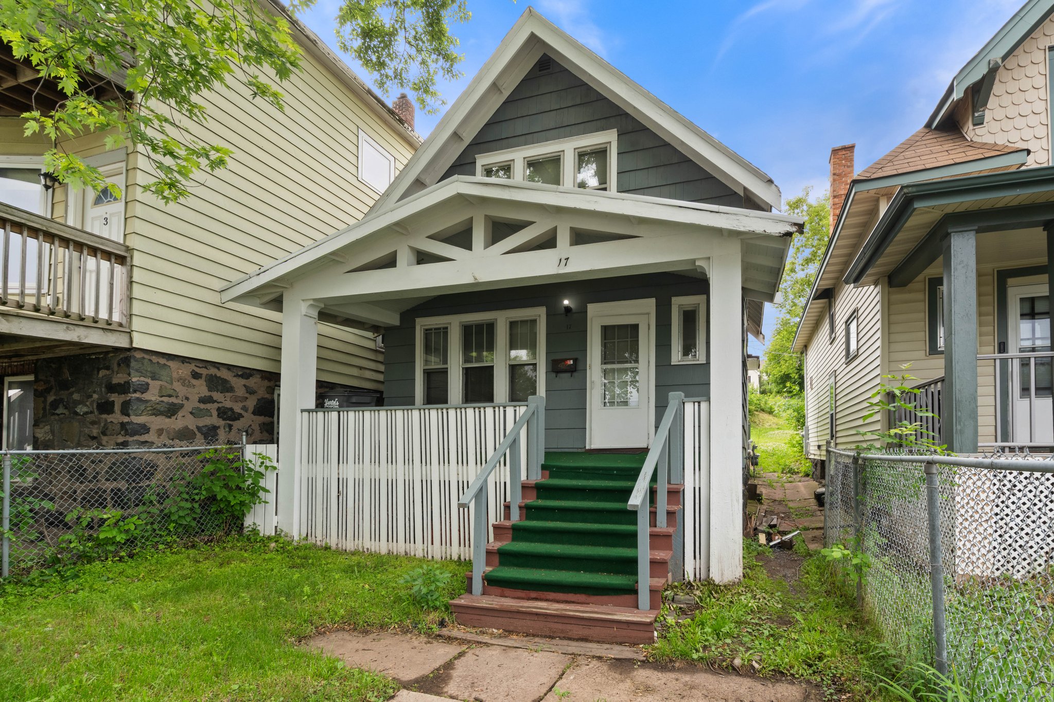 Duluth House: 17 E 7th Street