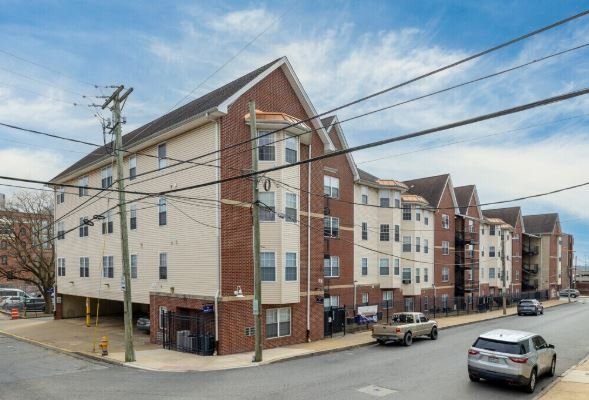 Wilmington Apartment: 225 W 4th St