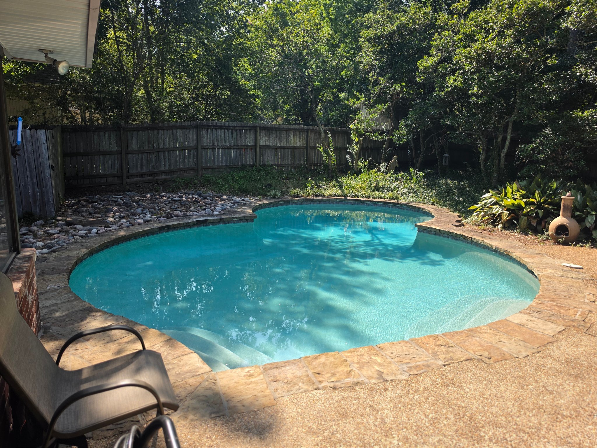Brandon House: 307 Lakeside Dr