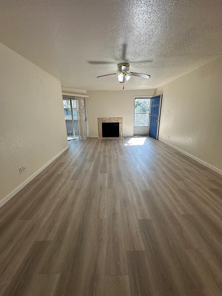 Houston Condo: 9700 Leawood Blvd