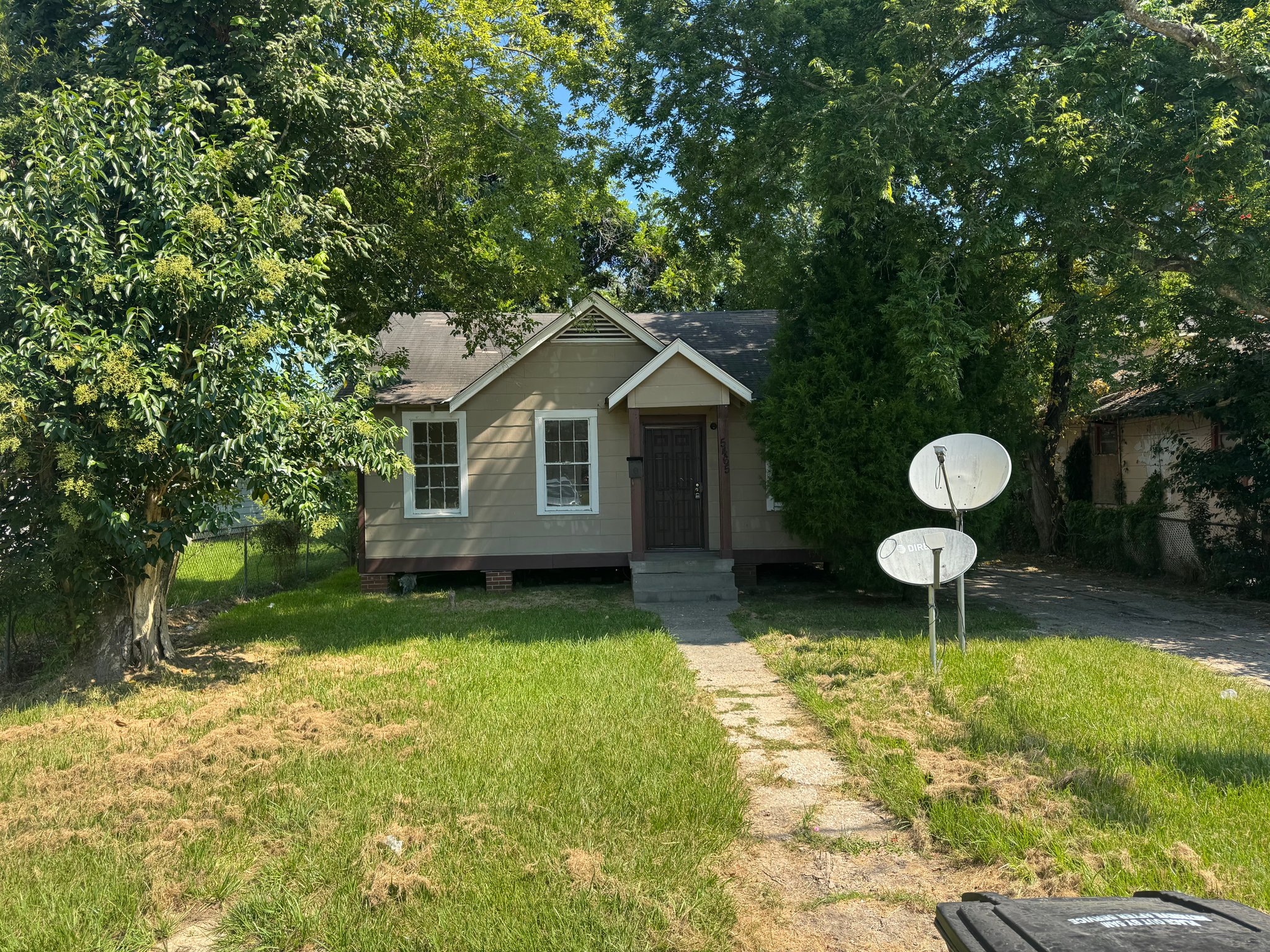 Baton Rouge House: 5465 Jefferson Ave